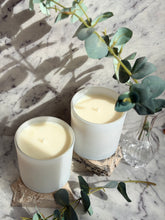 Load image into Gallery viewer, Candle Mieka White Large 500g