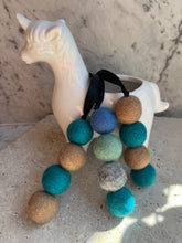 Load image into Gallery viewer, Car Fragrance Balls
