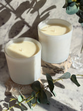 Load image into Gallery viewer, Candle Mieka White Large 500g
