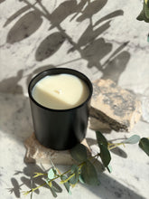 Load image into Gallery viewer, Candle Mieka Black Large 500g
