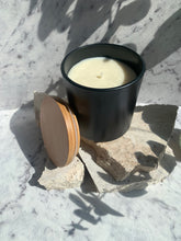Load image into Gallery viewer, Candle Mieka Black Large 500g
