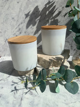 Load image into Gallery viewer, Candle Mieka White Large 500g
